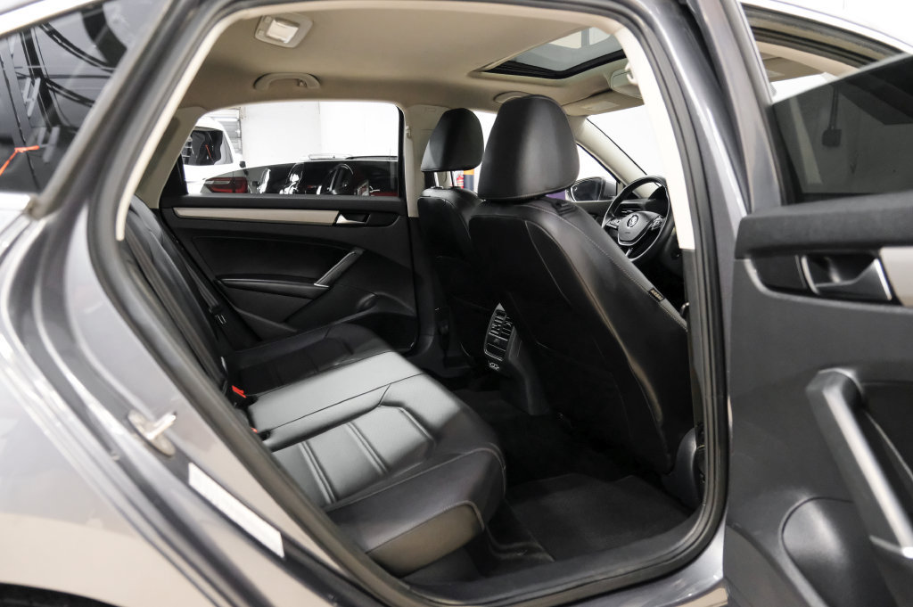 Used 2022 Volkswagen Passat 2.0T SE FWD image 45
