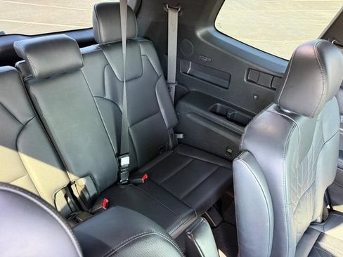 Used 2024 Kia Telluride AWD image 8