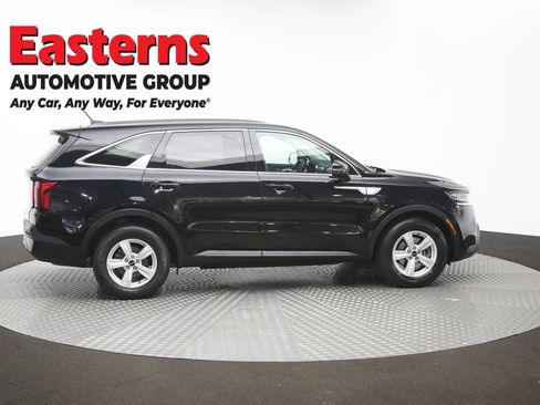 Used 2022 Kia Sorento LX FWD image 43