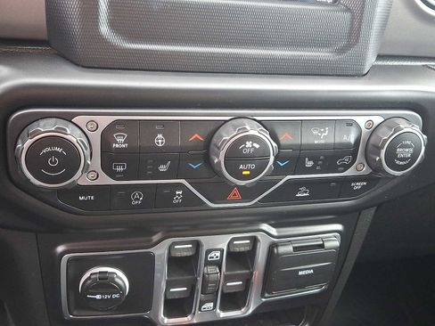 Used 2021 Jeep Wrangler Unlimited Sport AWD/4WD image 15