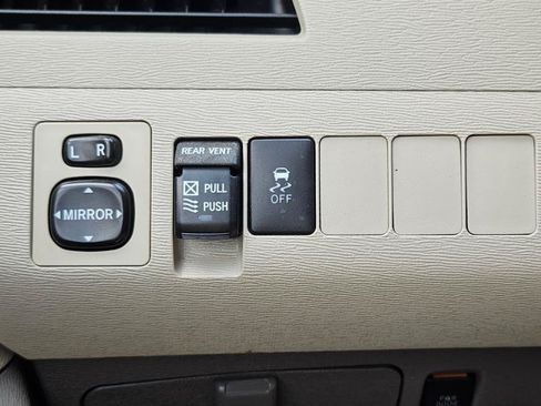 Used 2014 Toyota Sienna XLE FWD image 37