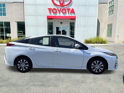Certified 2022 Toyota Prius Prime Limited image 6