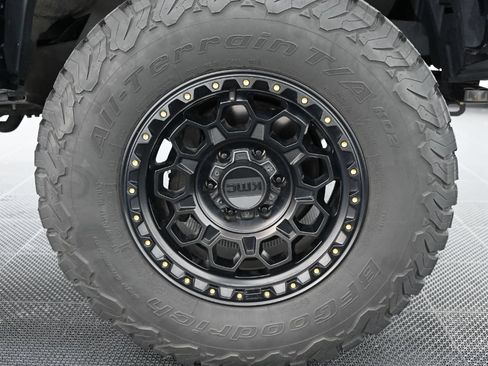 Used 2020 Toyota Tacoma SR5 AWD/4WD image 45