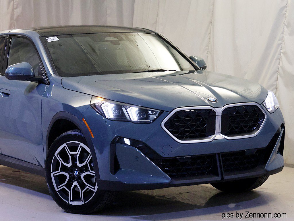 Certified 2025 BMW X2 xDrive28i AWD/4WD image 2
