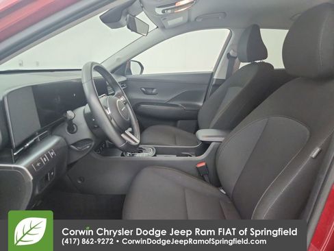 Used 2025 Hyundai Kona SEL image 19
