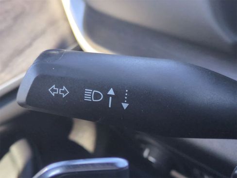 Used 2024 Jeep Grand Cherokee L Limited w/ Luxury Tech Group II image 28