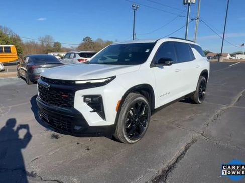 Certified 2026 Chevrolet Traverse RS w/ LPO, Floor Liner Package image 4
