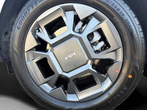 New 2026 Kia Carnival EX FWD image 14