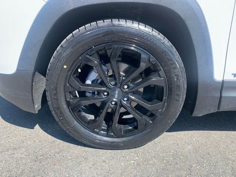 Used 2021 GMC Terrain SLE w/ Driver Convenience Package FWD image 11