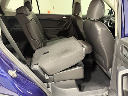 Used 2021 Volkswagen Tiguan SE image 36