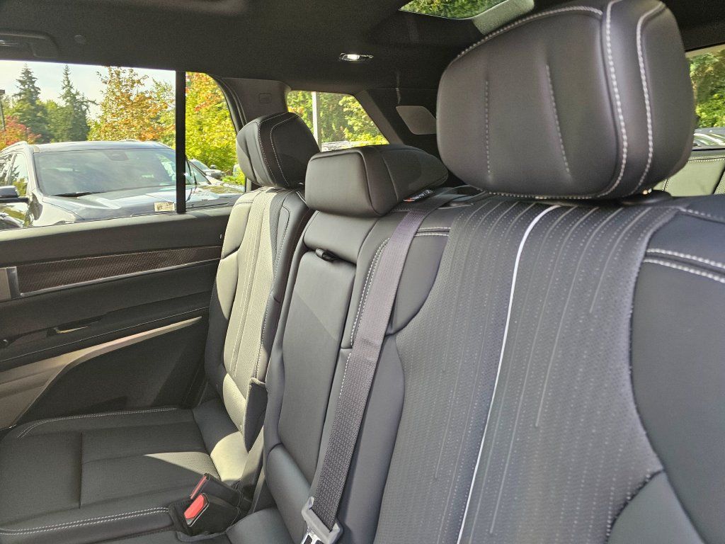 New 2027 Cadillac Vistiq Luxury AWD/4WD image 20