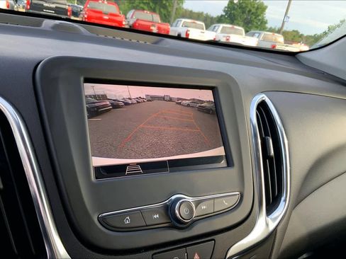 Used 2024 Chevrolet Equinox LT w/ LPO, Floor Liner Package FWD image 28