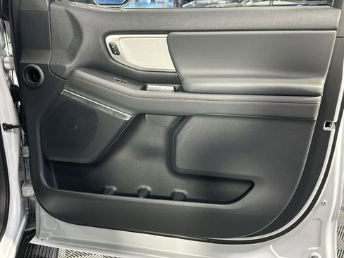 New 2025 Ford Expedition Active image 42