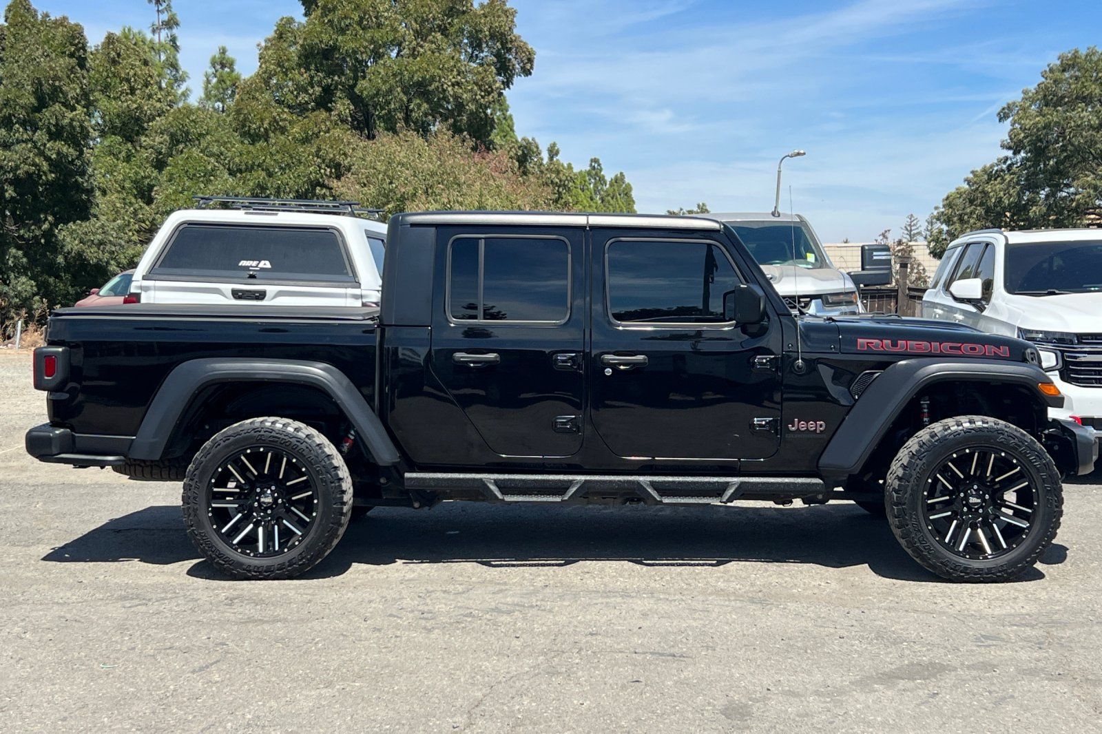 Used 2021 Jeep Gladiator Rubicon w/ Trailer Tow Package AWD/4WD image 3