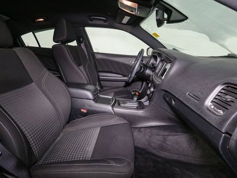 Used 2017 Dodge Charger SXT image 17