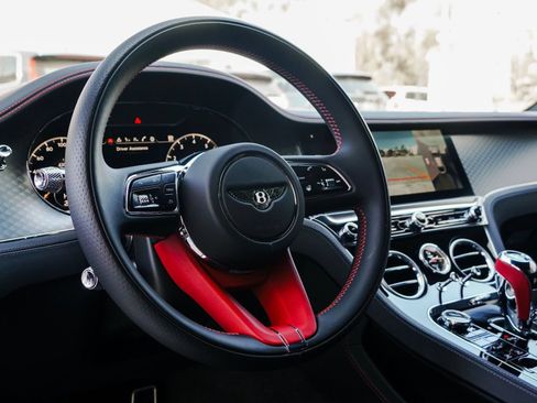 Used 2024 Bentley Continental GT AWD/4WD image 3