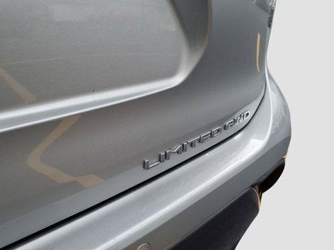 Certified 2024 Toyota Highlander Limited AWD/4WD image 33