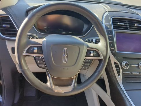 Used 2020 Lincoln Nautilus Reserve w/ Equipment Group 201A image 11