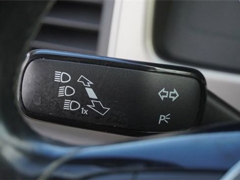 Used 2019 Volkswagen Atlas SE w/ Towing Package image 31