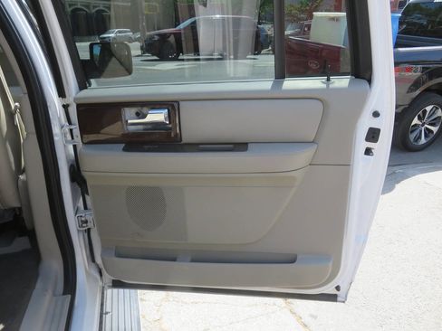 Used 2013 Lincoln Navigator L 4WD w/ HD Trailer Tow Pkg image 31