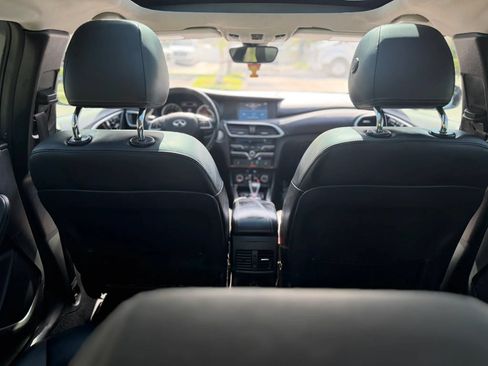 Used 2018 INFINITI QX30 FWD image 13