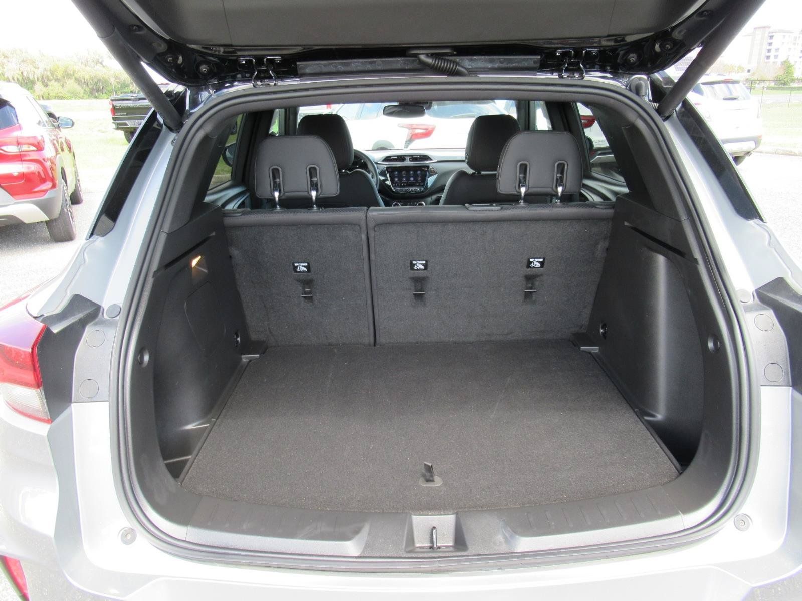 Used 2023 Chevrolet TrailBlazer RS w/ Sun and Liftgate Package AWD/4WD image 31
