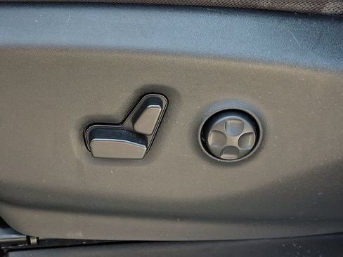 Certified 2023 Chrysler Pacifica Touring-L FWD image 27