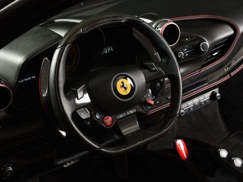 Used 2022 Ferrari F8 Tributo RWD image 5