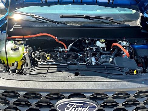 New 2026 Ford Maverick XL w/ Equipment Group 101A AWD/4WD image 11
