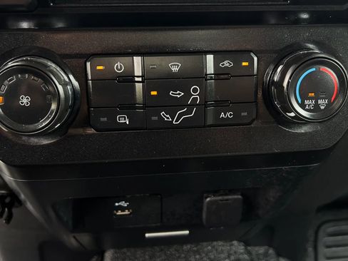 Used 2018 Ford F250 XL w/ Power Equipment Group AWD/4WD image 32