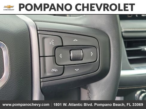 Used 2023 GMC Yukon SLT w/ SLT Premium Package image 33