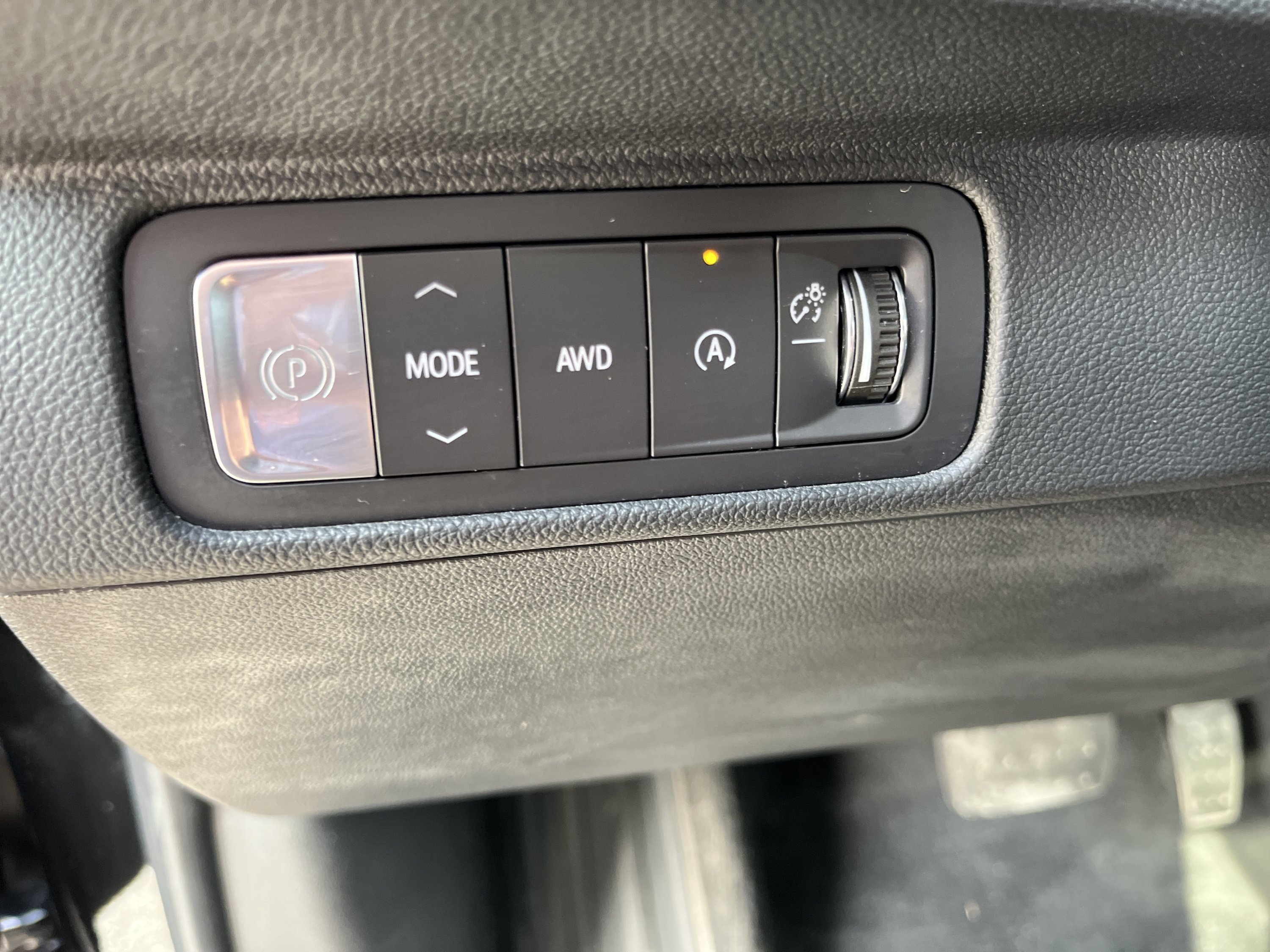 Used 2025 Chevrolet Traverse LT w/ Sun and Wheel Package AWD/4WD image 18