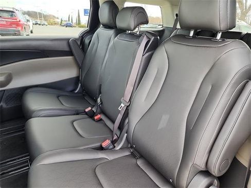 New 2026 Kia Carnival image 15