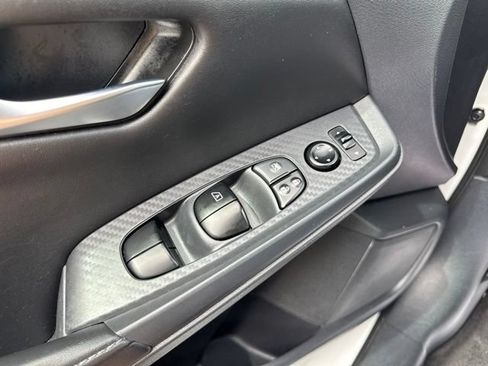 Used 2022 Nissan Sentra SV FWD image 18