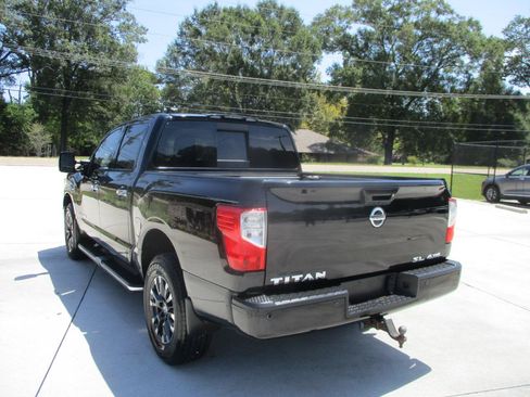 Used 2017 Nissan Titan SL w/ Off-Road Package AWD/4WD image 26