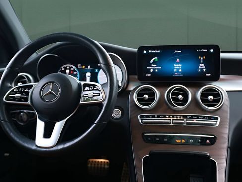 Used 2021 Mercedes-Benz GLC 300 4MATIC image 23