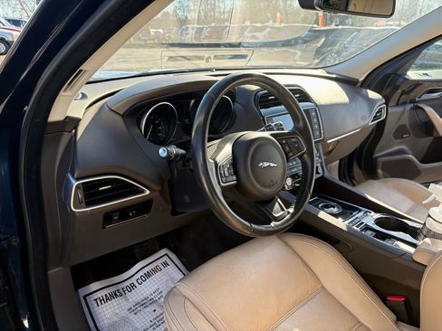 Used 2017 Jaguar F-PACE Prestige image 16