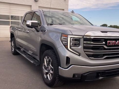Used 2023 GMC Sierra 1500 SLT AWD/4WD image 4