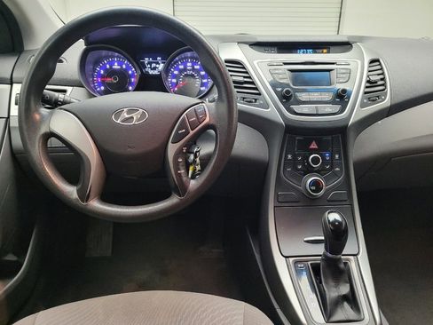 Used 2014 Hyundai Elantra SE image 22