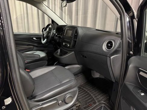 Used 2016 Mercedes-Benz Metris Passenger image 7