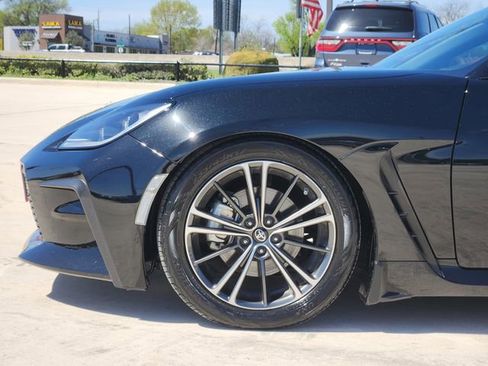 Used 2025 Toyota GR86 Premium image 9