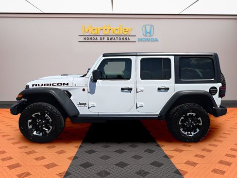 Used 2026 Jeep Wrangler Unlimited Rubicon AWD/4WD image 2