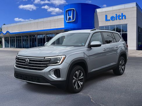 Used 2024 Volkswagen Atlas SE image 1