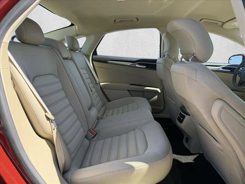 Used 2014 Ford Fusion SE FWD image 18