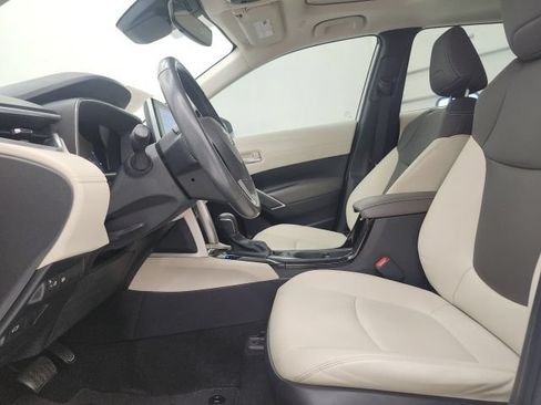 Used 2023 Toyota Corolla Cross XLE w/ Convenience Package FWD image 15