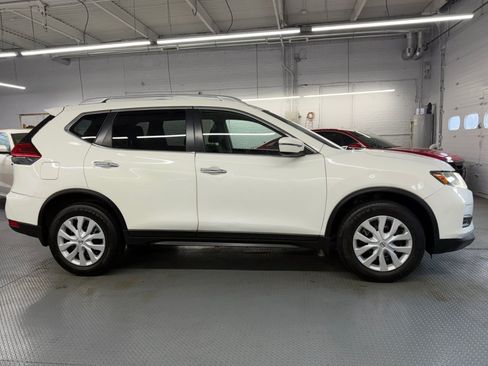 Used 2017 Nissan Rogue S w/ S Appearance Package AWD/4WD image 6