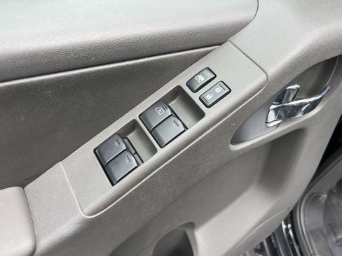 Used 2021 Nissan Frontier PRO-4X w/ Pro-4x Utility Package image 15