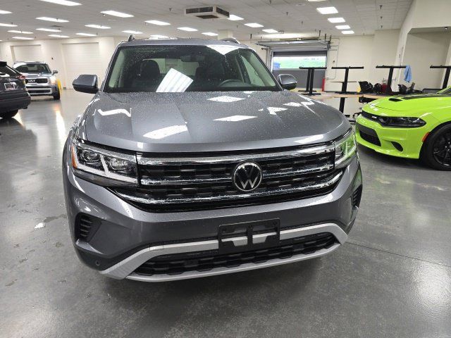 Used 2023 Volkswagen Atlas SE AWD/4WD image 2