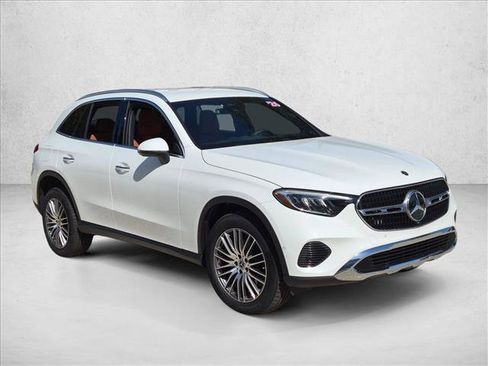 Certified 2026 Mercedes-Benz GLC 300 image 3
