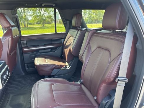 Used 2022 Ford Expedition Limited image 29